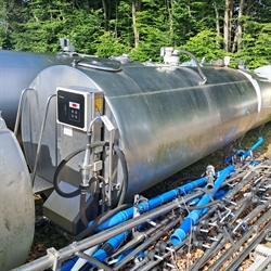 1 st. begagnad "DeLaval" kyltank 4850 l. 420x150x200 cm. Tank 6